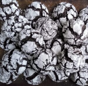 Chocolate biscuits dusted with icing powder